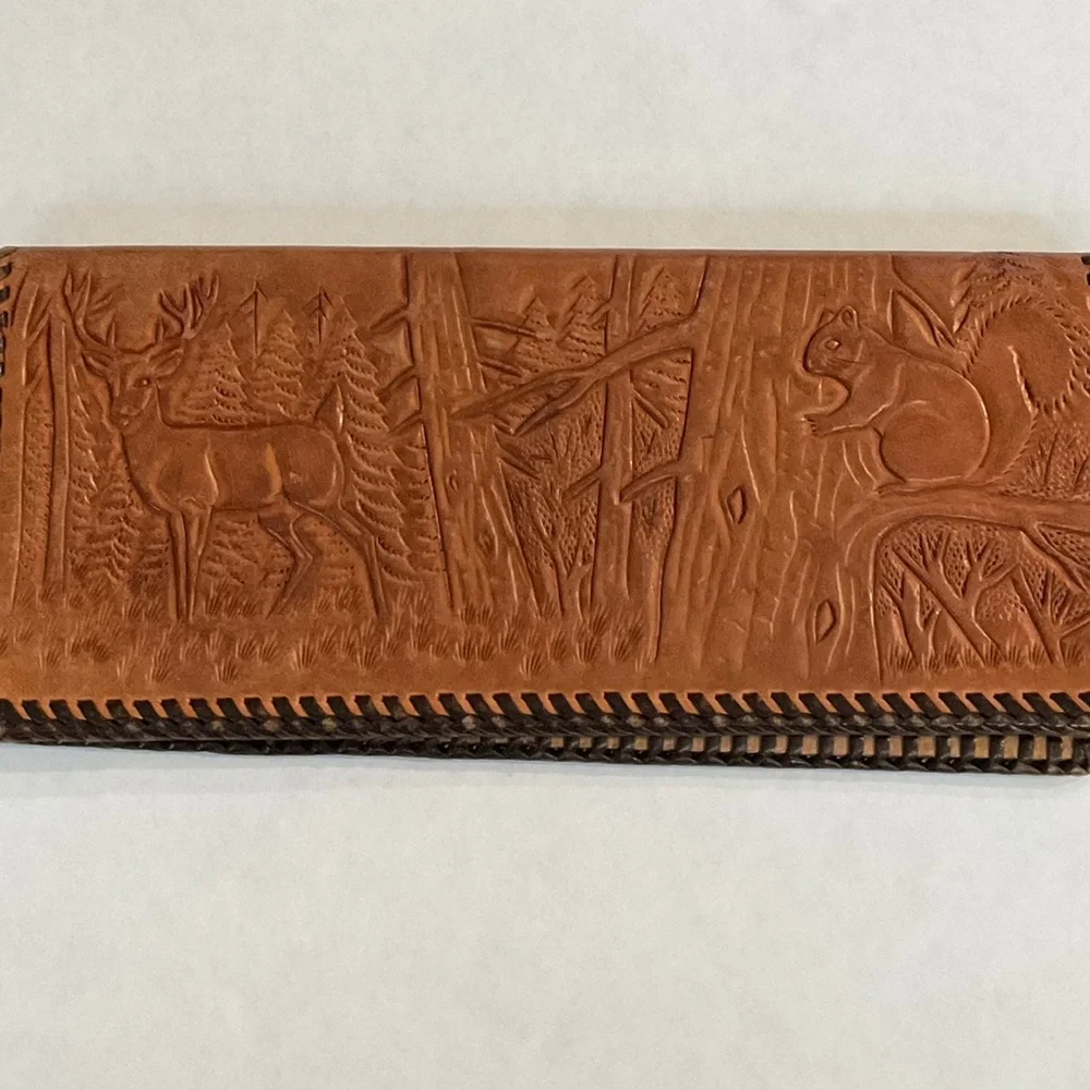 VINTAGE HAND TOOLED LEATHER BILL HOLDER‎ ENGRAVED HAZEL BISHOP